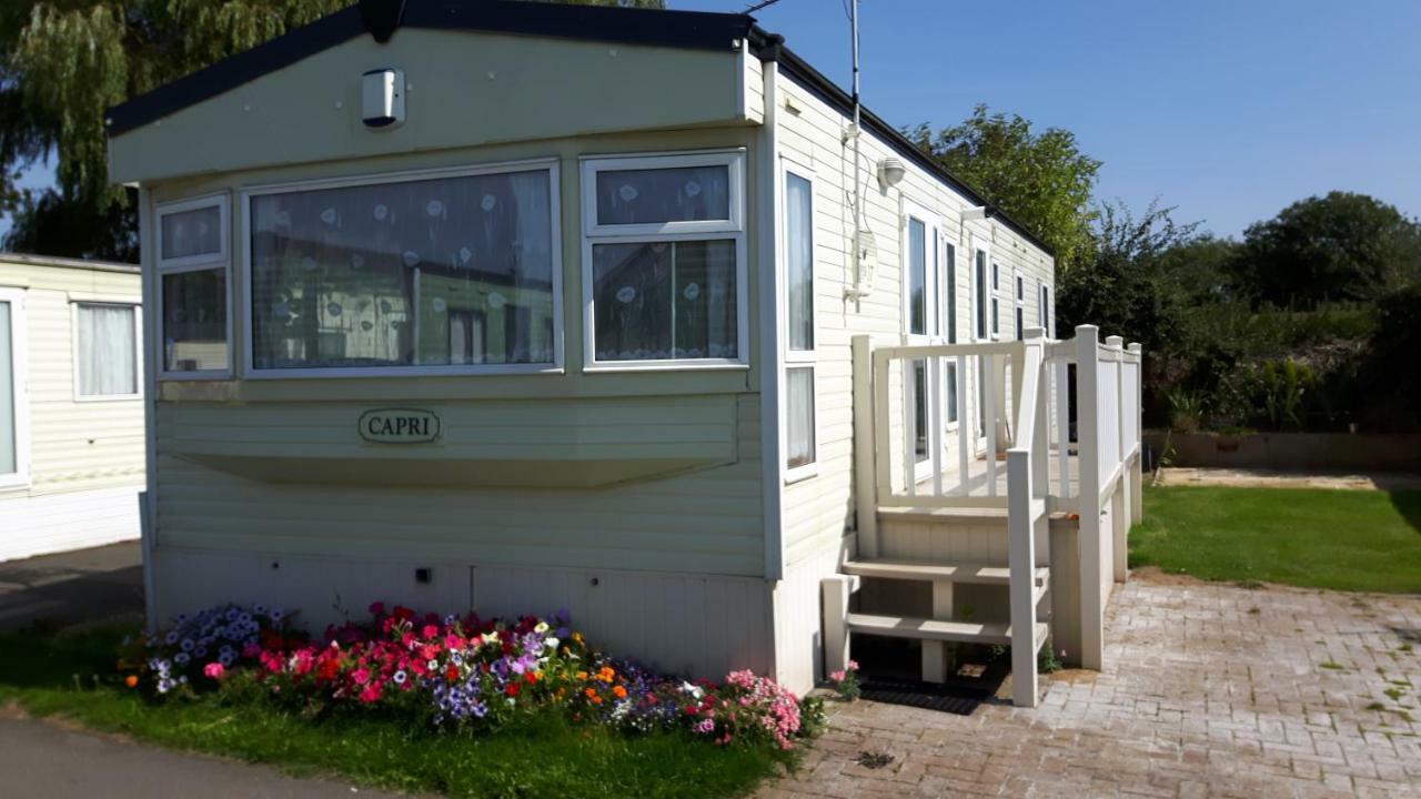 Caravan 8 Berth With Private Fishing Lincoln Exterior foto
